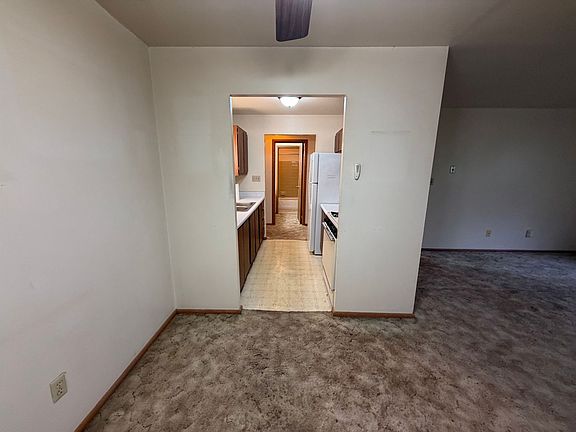 4th image of 113 S Platten St APT 209