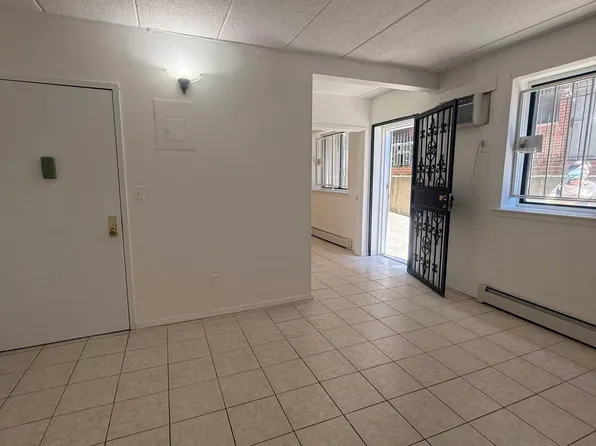 14723 Roosevelt Ave #1, Flushing, NY 11354