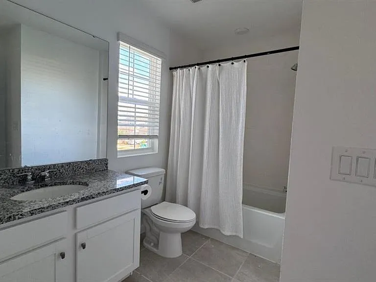 1102 Seaside Mist Trl — Photo 31