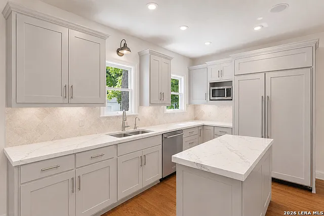 120 Lamont Ave — Photo 8