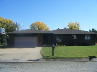 4 Hazel Ln, South Hutchinson, KS 67505