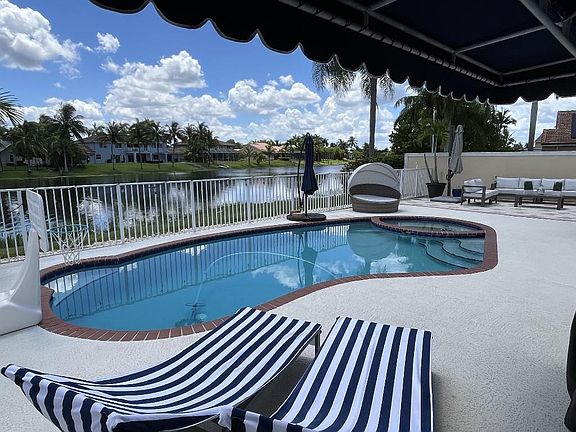 5th image of 19000 NW 10th Street