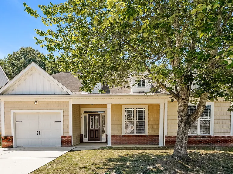 236 Haywood Ln — Photo 1
