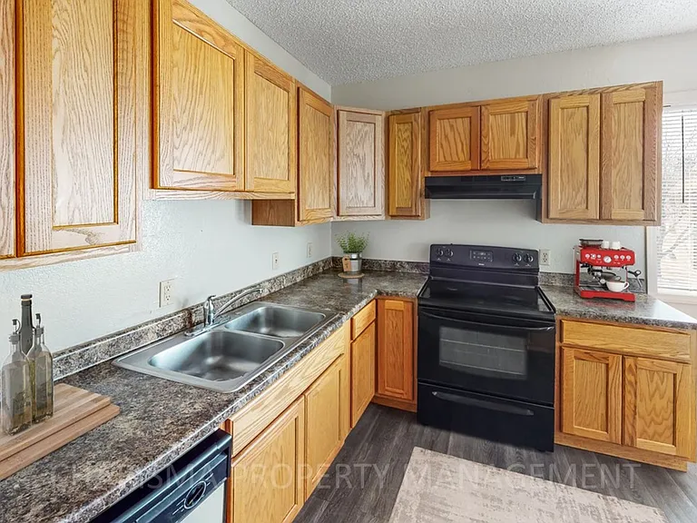 Thompson Avenue LLC — Photo 17