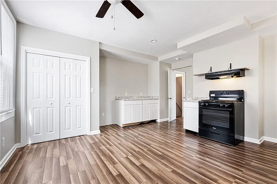 2 bed, 1098 sqft, $1,395 — Photo 3
