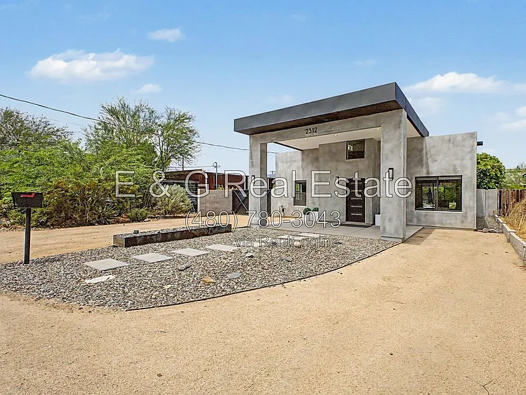 2312 E Curnow Dr — Photo 4