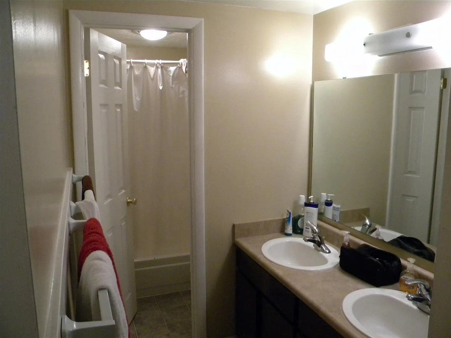 Academy Arms Apartments — Photo 4