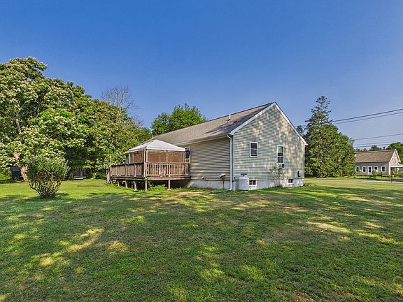 3rd image of 139 Chace Rd