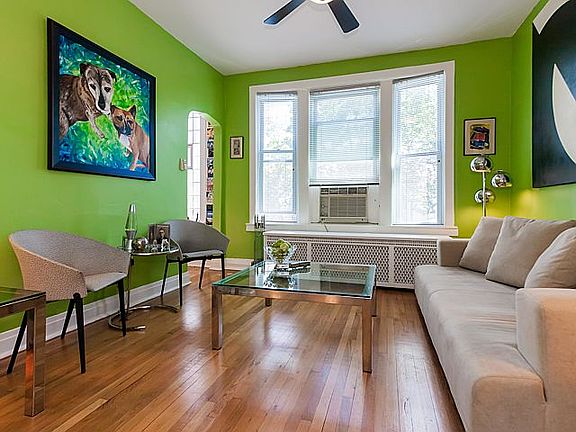 3rd image of 3646 W Belmont Ave