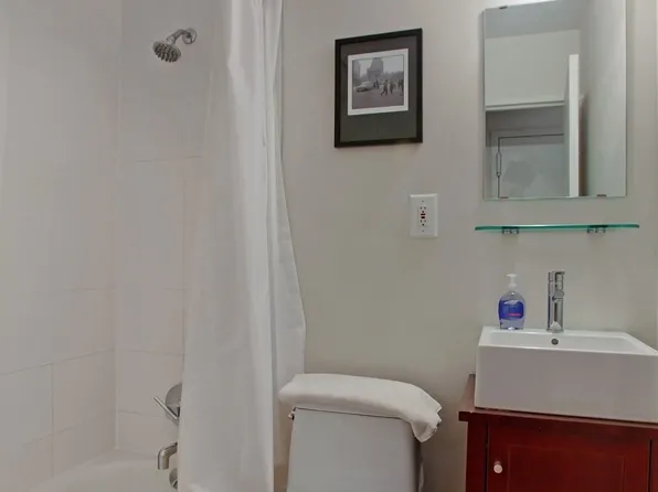 184 Thompson Street image 1 of 4