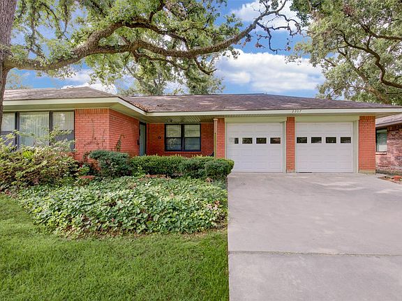 4th image of 2207 Viking Dr