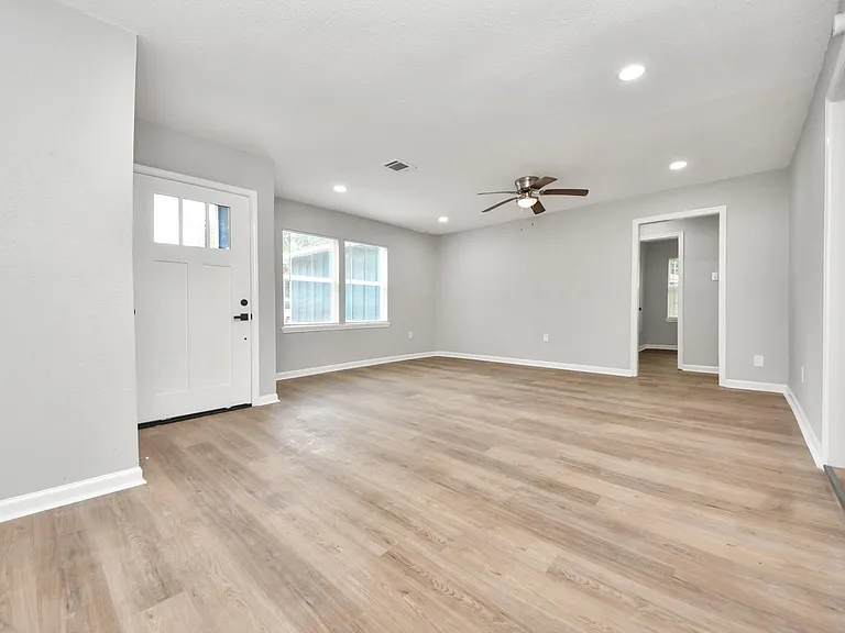 710 Canary Cir — Photo 7