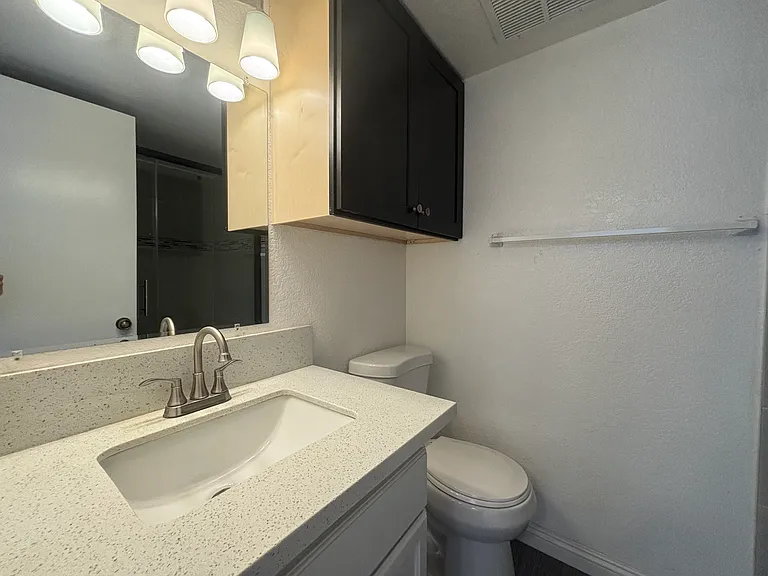 1030 S Garfield Ave — Photo 22