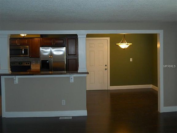 4th image of 919 Cedarwood Ave