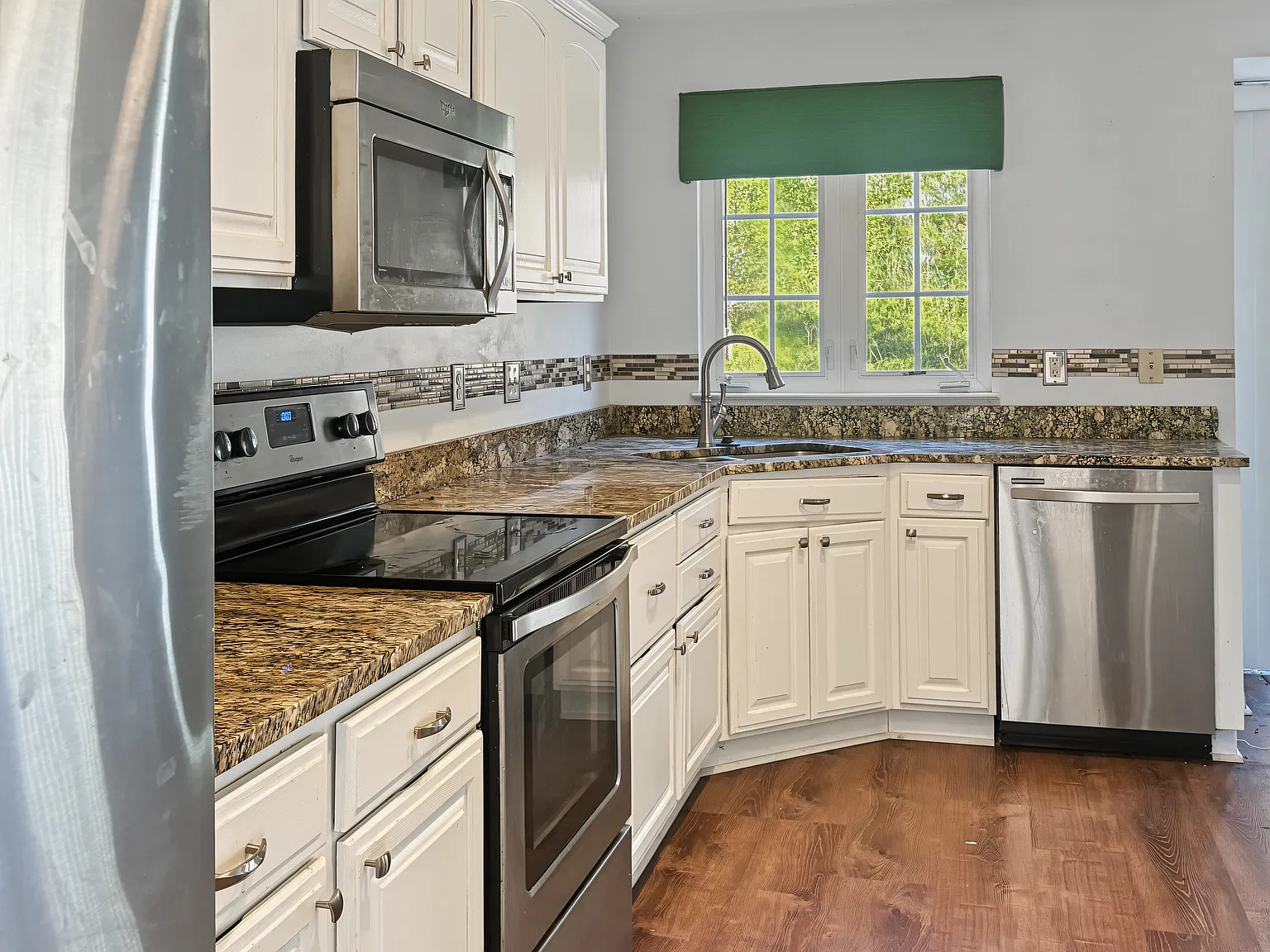 3 bed, 2.5 bath, $2,600 — Photo 4