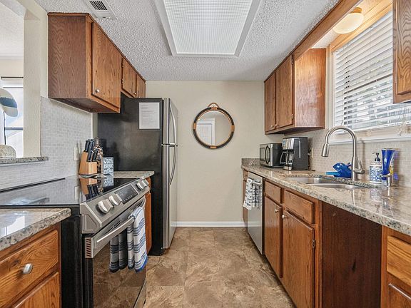 5th image of 120 Catalina Cir APT 8B