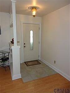 4th image of 9 N Hill Dr