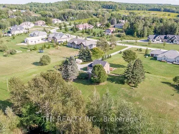 86C Dale Cres, Bradford West Gwillimbury, ON L0L 1L0