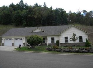 193 Oak Valley Loop, Winchester, OR 97495