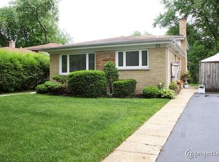 25 Glenview Rd, Glenview, IL 60025