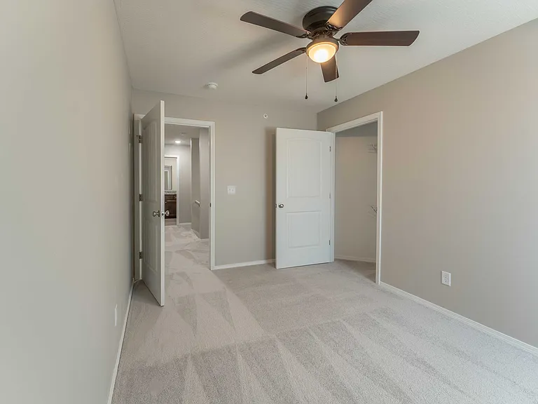 Oakwood Heights Townhomes — Photo 37