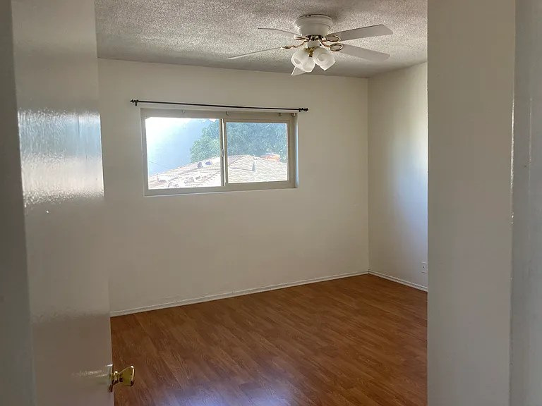 8333 Rosemead Blvd #4 — Photo 10