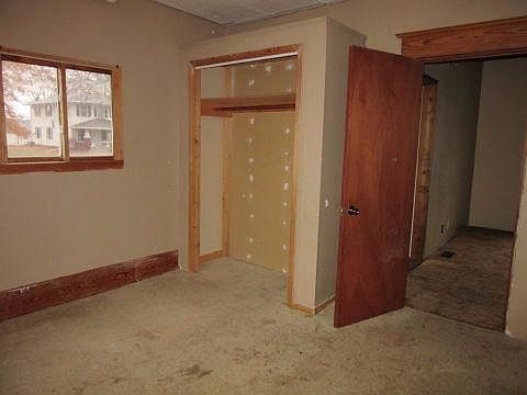 4th image of 207 N 7th St
