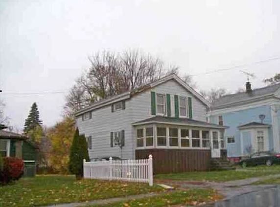 3rd image of 225 W Park St