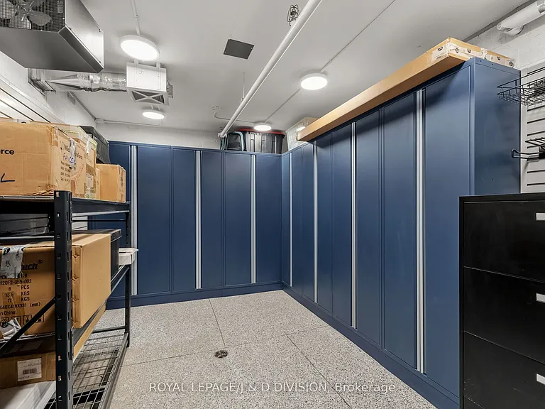 1 Strathgowan Ave #710 — Photo 32