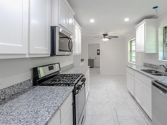 5th image of 1501 Savannah Pl