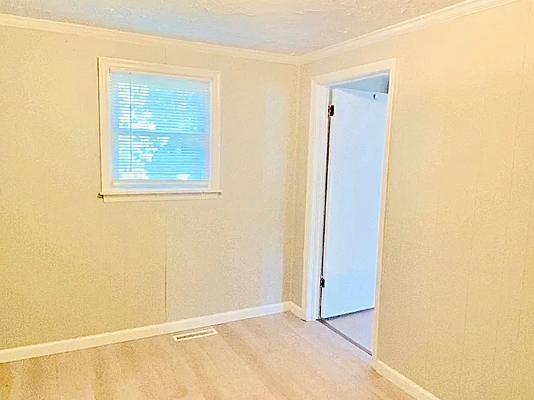 780 Roundabout Rd — Photo 3