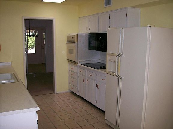 4th image of 10734 W Roundelay Cir