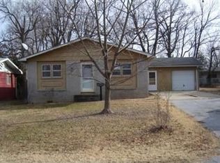 1326 S Airwood Ave, Springfield, MO 65804