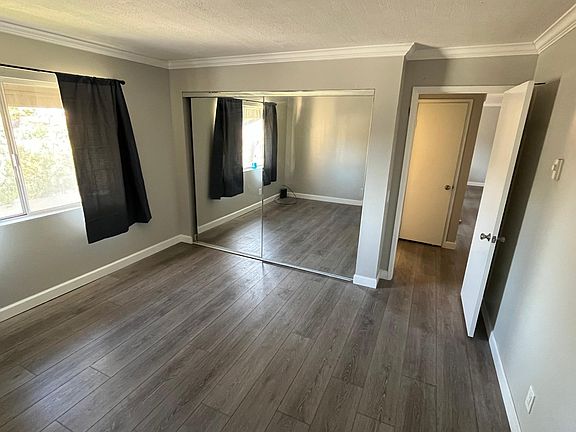 5th image of 2530 Clairemont Dr Unit 302
