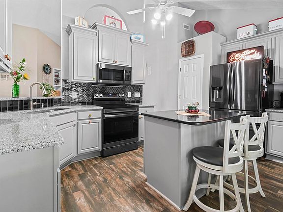 4th image of 4105 Eva Bay Dr.