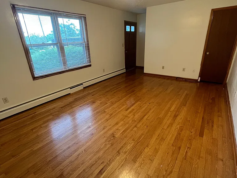 Apartment Heights — Photo 35