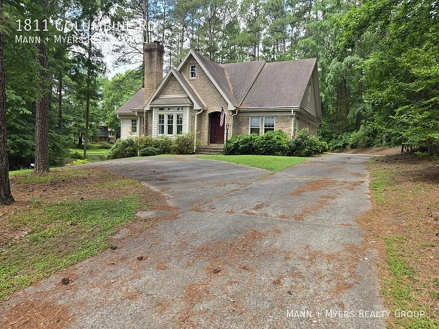 1811 Columbine Rd