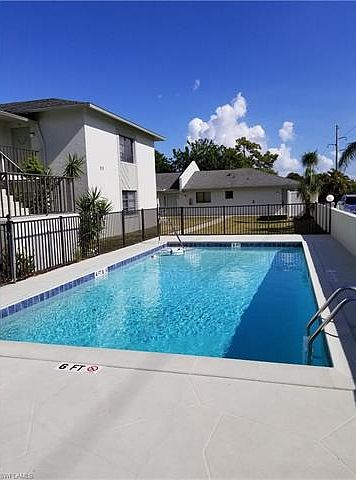 1st image of 919 SE 8th Ter APT 2