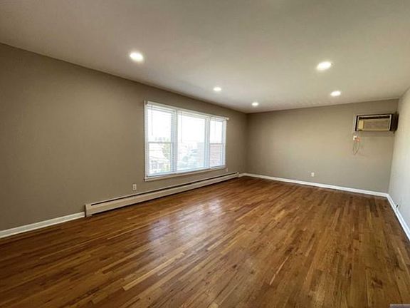 5th image of 253 Parker Ave Floor 2