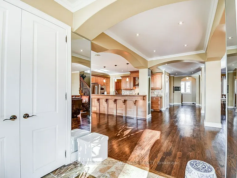 591 Lakeside Ave — Photo 4