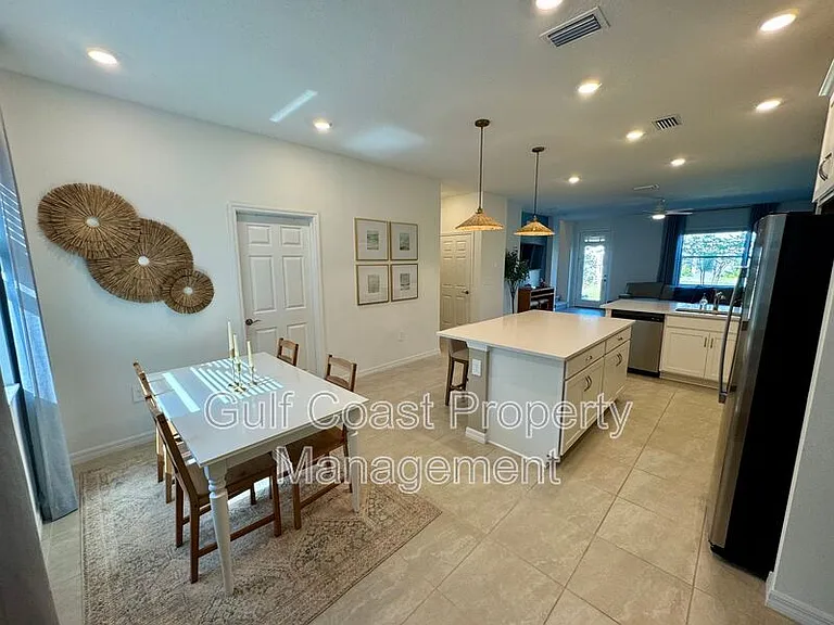 1908 Swivel Ln — Photo 2