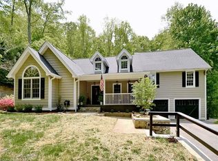 35 Oak Hollow Dr, Asheville, NC 28805