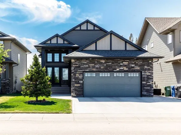 39 N Thompson Cres, Red Deer, AB T4P 0R9