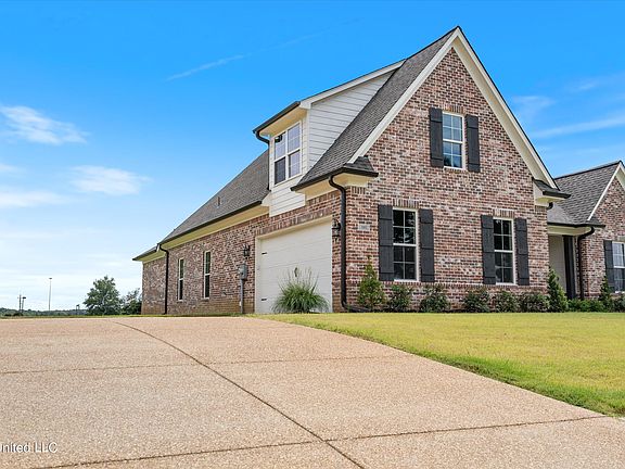 2nd image of 101 Garrett Dr