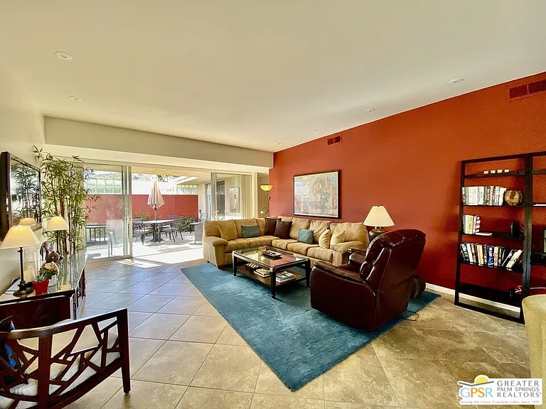 272 Desert Lakes Dr — Photo 14