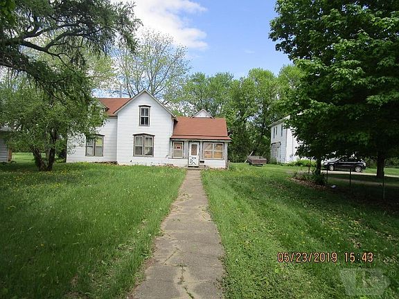 2nd image of 715 Main Ave N