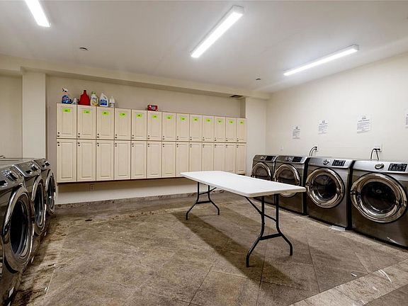3rd image of 252 18th St APT 3E