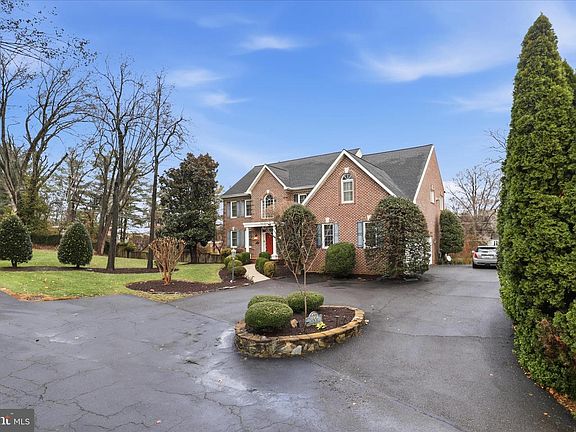 5th image of 7806 Birnam Wood Dr