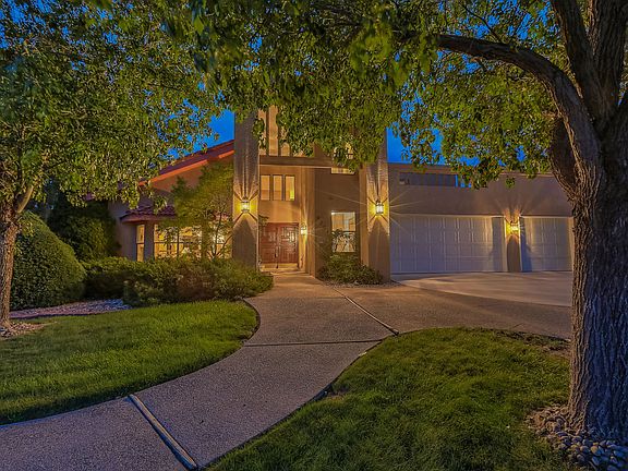 2nd image of 9204 Tanoan Dr NE