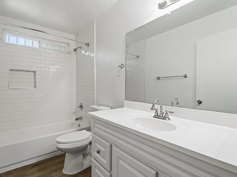 615 N. Juanita Ave — Photo 6